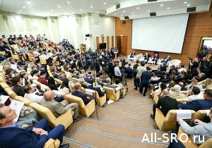 Антон Мороз выступил с докладом на парламентских слушаниях в Госдуме